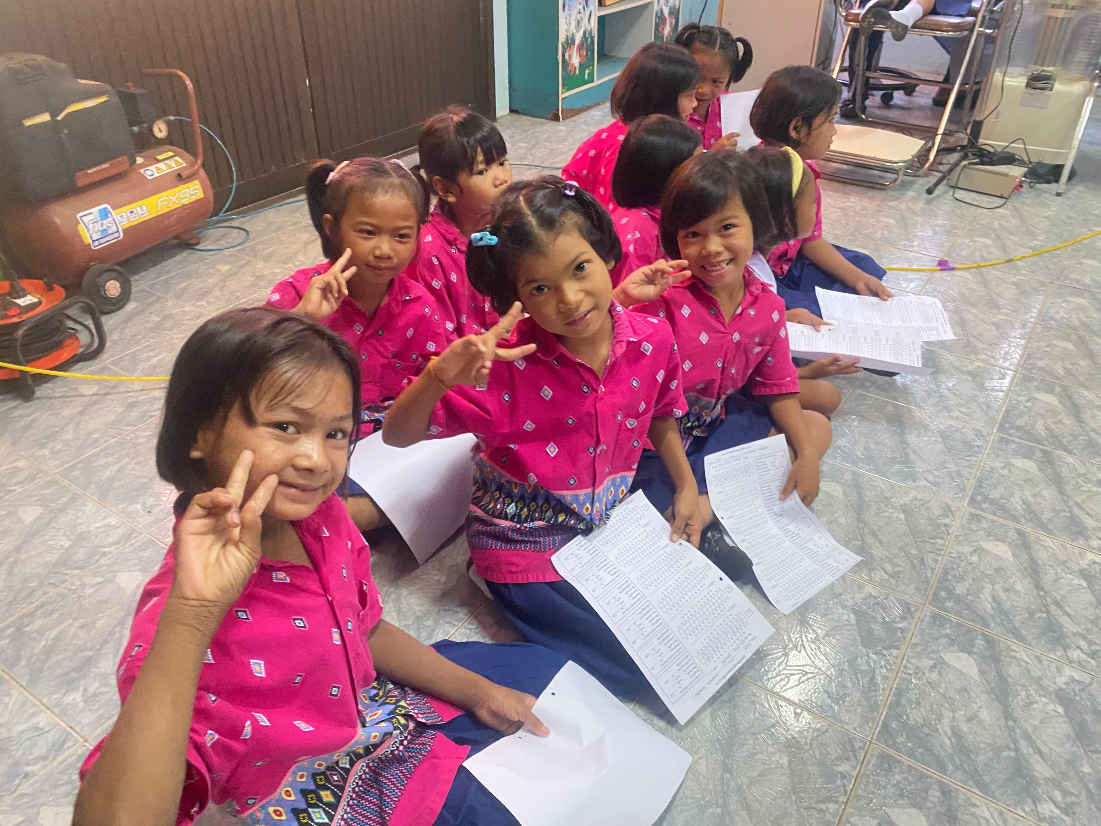 บริการเคลือบหลุมร่องฟันและตรวจสุขภาพช่องปากนักเรียน ส่งเสริมสุขภาพฟันที่ดีแก่ผู้เรียน